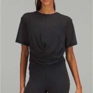 Lululemon Lightweight Mesh Reversible Yoga
T-Shirt Sz 2